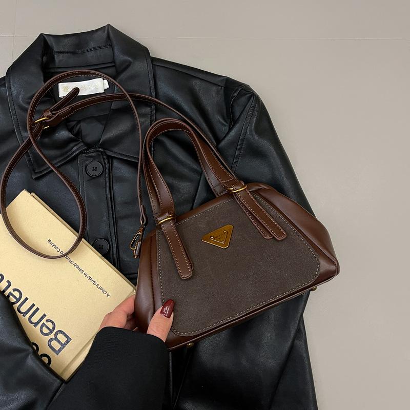 Retro Portable Bowling Bag Women's 2025 New Winter Shoulder Bag High-end Fashion Versatile Messenger Bag