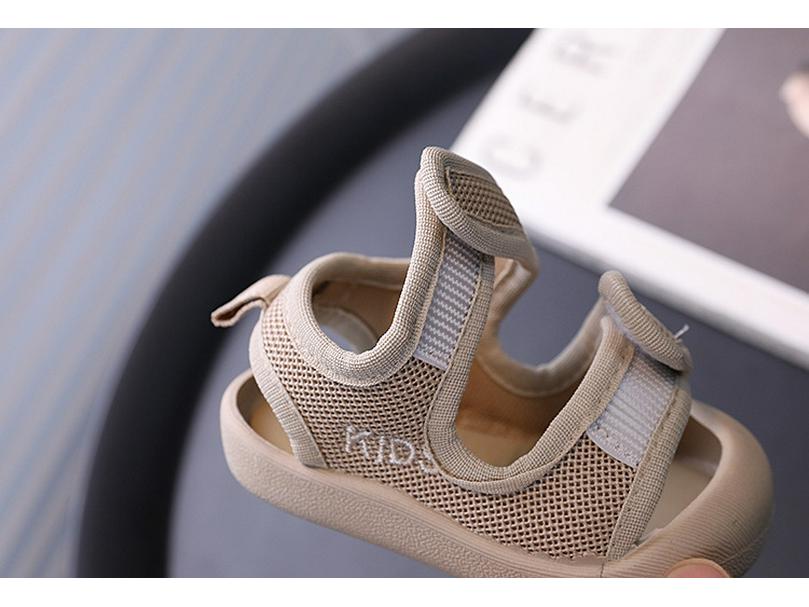 "2024 Summer Baby Sandals: Breathable Mesh, Closed Toe, Soft Sole, Non-Slip Walking Shoes for Boys and Girls" 