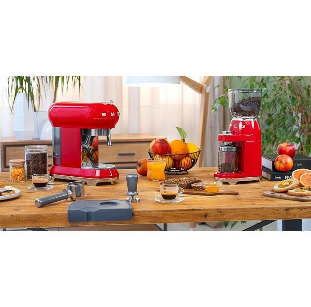 Кофемашина Smeg ECF01RDEU