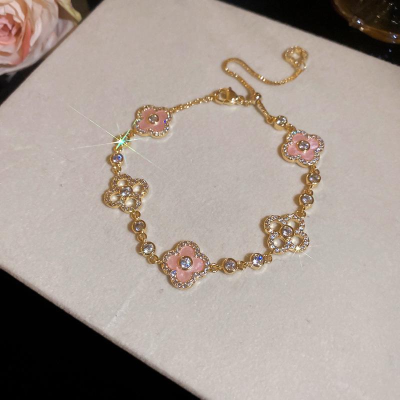Bracciale Quadrifoglio Zircone Cuore - Gioiello Elegante e Versatile per Donna