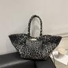 Fashion Leopard Wings Handbag 2025 New Large Capacity Trend Leisure Commuting Brand Luxury Underarm Shoulder Tote Bag For Women