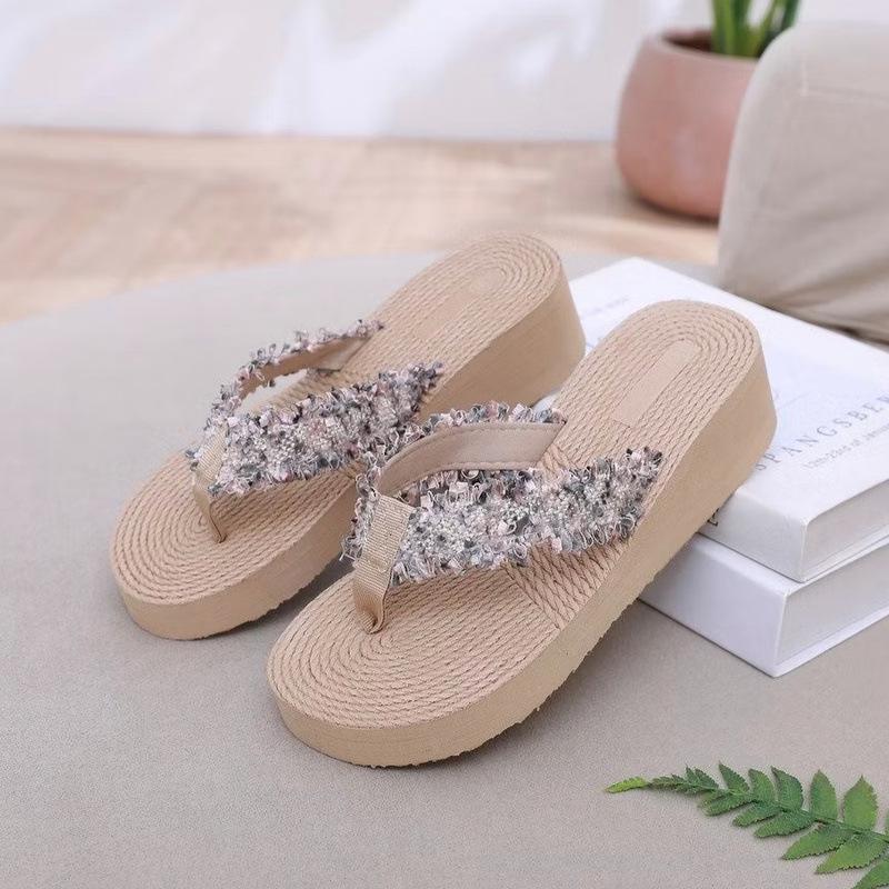 Women's Summer Platform Flip-Flops: Luxury EVA Thick-Soled, European & American Style, Height-Increasing Beach Slippers