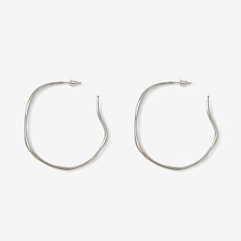 

American Style Minimalist Geometric Irregular Large Hoop Earrings, Light Luxury, Exaggerated, High-End, Fashionable, Niche, Unique Plain Hoop Earrings A Pair of Silver Earrings