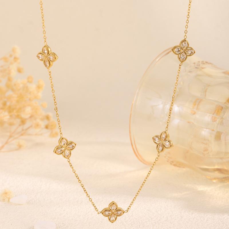 Fashion Four-leaf Clover Necklace for Women Does Not Fade, Light Luxury and High-end K Gold Titanium Steel Necklace Versatile Inlaid with Opal Jewelry