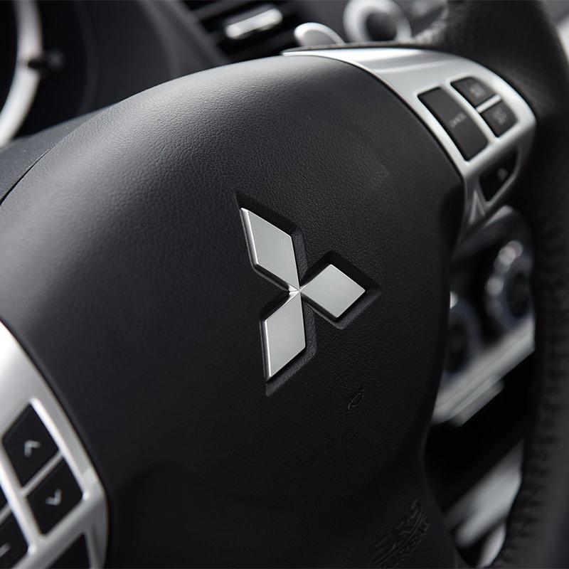 Autó kormányszék közép embléma logó matrica Mitsubishi Pajero Outlander XL Montero Lancer Triton l200 Galant modellekhez