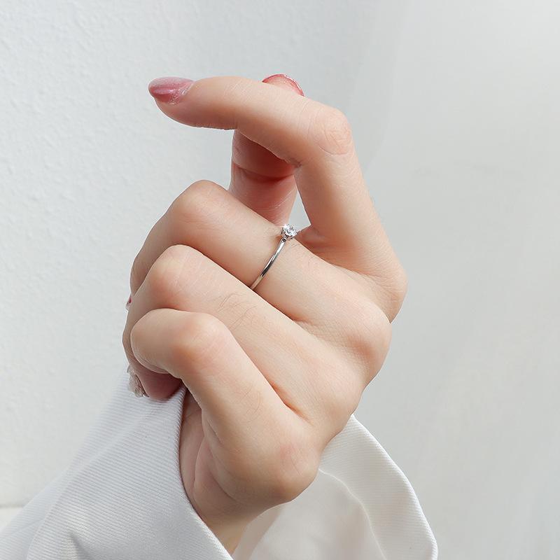 

Тенденции: Простое кольцо на мизинец в европейском и американском стиле с маленьким бриллиантом из золота 18 карат, нержавеющей стали, титановой стали - Модель A160 Size 6