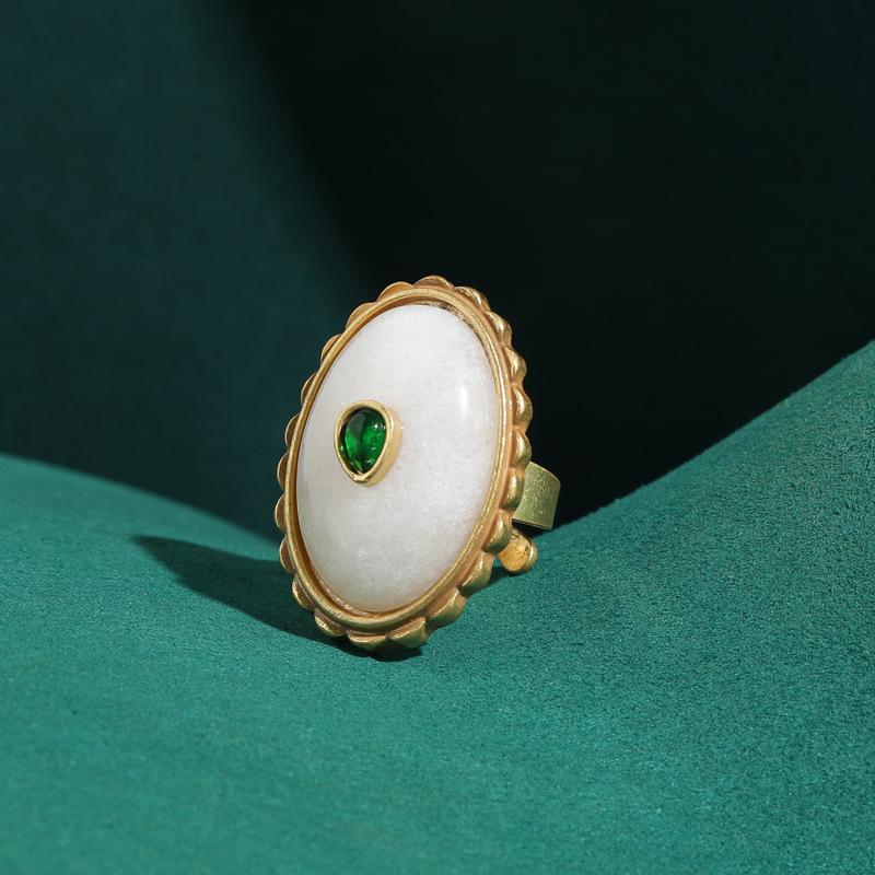 Yong Nuo Vintage White Agate  Emerald Jewelry Set - Elegant Light Luxury Necklace