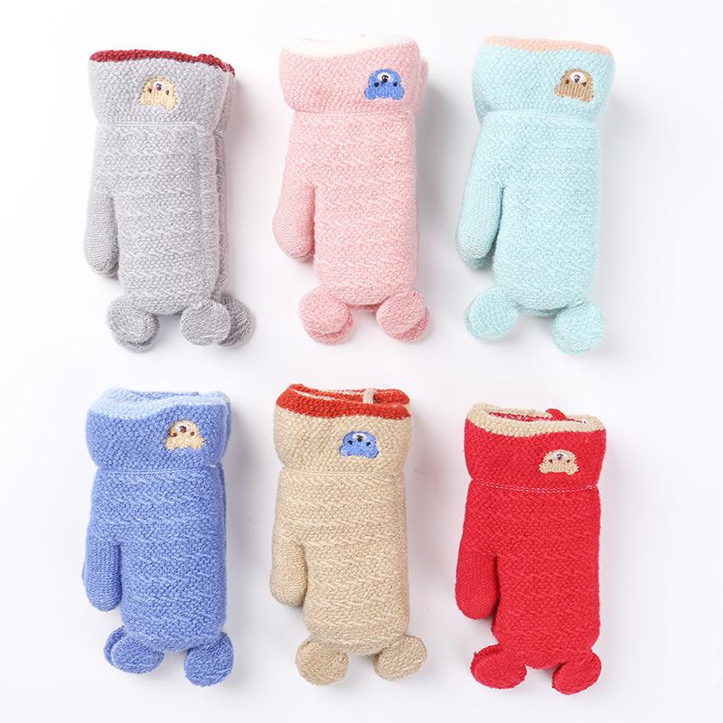 Autumn and winter warm coral fleece children's gloves cartoon knitted gloves baby soft neck pronunciation gloves