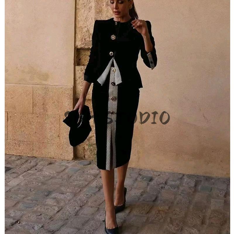 Spring New Women's Clothing Hepburn Style Polka Dot Stitching Skirt + round Neck Long Sleeves Button Decoration Suit Outwear