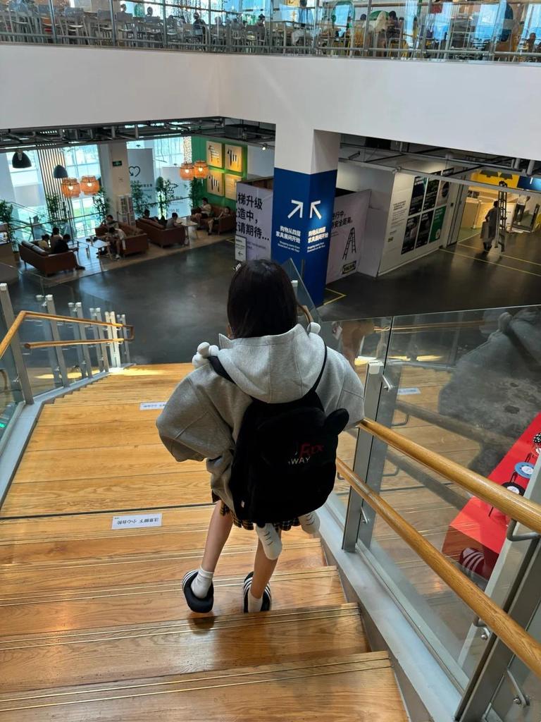 Women's Gray Oversized Hooded Sweatshirt Jacket - Autumn 2025