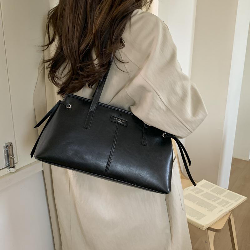 2025 Autumn and Winter Handbag Women's Japan and South Korea New Fashion Women's Bag Versatile Commuter Shoulder Underarm Bag Tote Bag