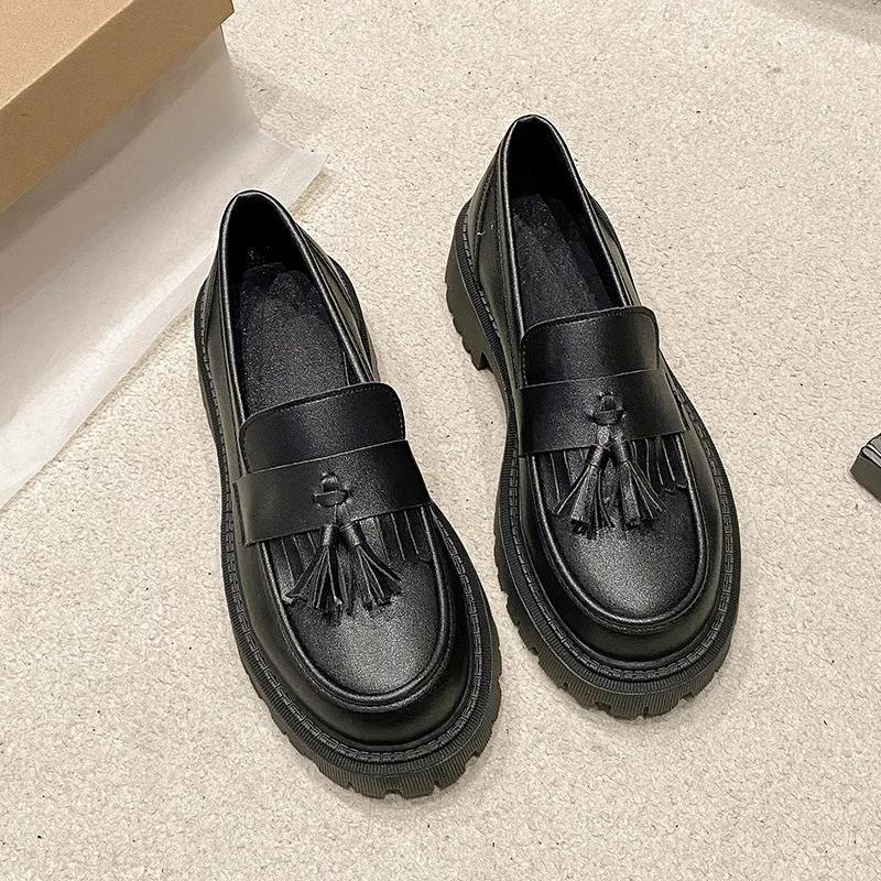 Fashion Women Loafers 2025 Spring New Tassel British Style Leather Shoes 35-42 Large-Sized Female Retro Home Office Low Heel Shoes Mujer
