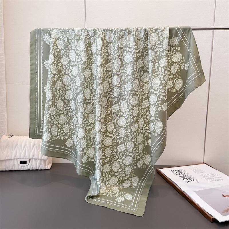 

Autumn Must-Have Imitation Silk Large Square Scarf Retro Flower Printing Professional Versatile Shawl Diagonal Silk Pattern Scarf Headscarf Women 90x90cm