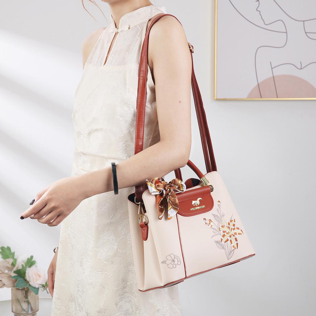 Embroidered Messenger Bag Lady Mother 2025 New Shoulder Bag Handbag High Sense Large Capacity