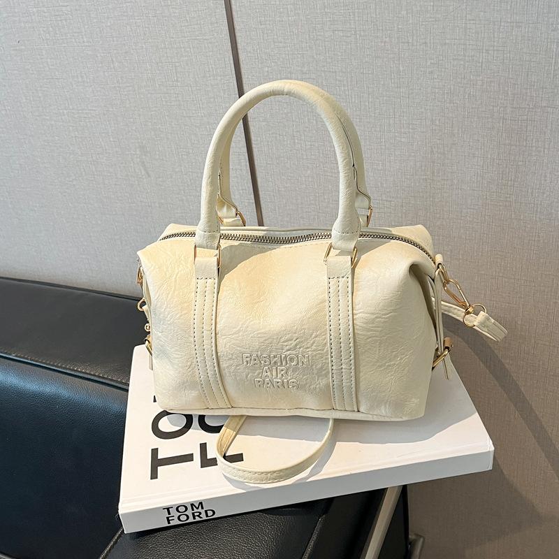 

Women s spring new commuter armpit bag fashionable and simple niche design shoulder messenger bag large capacity temperament
