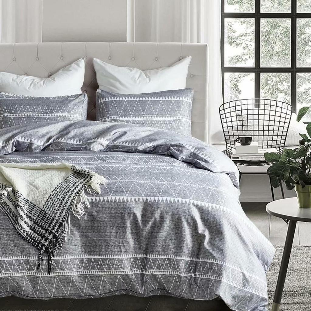 Printed Three-Piece Bedding Set: Quilt Cover and Bed Sheet
