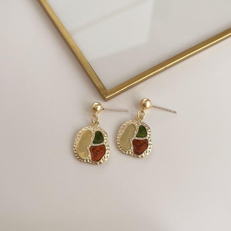 Retro fashion oil-dripping earrings niche temperament medieval style earrings personality high-end pearl earrings