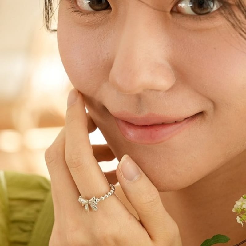 BELLOOGGI Heart Ribbon Ring