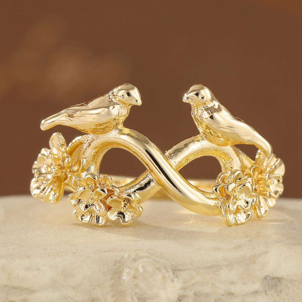 Bague ancienne en cuivre pour femme sculptée de deux oiseaux et de fleurs, design infini, idéale pour les banquets et les fêtes.