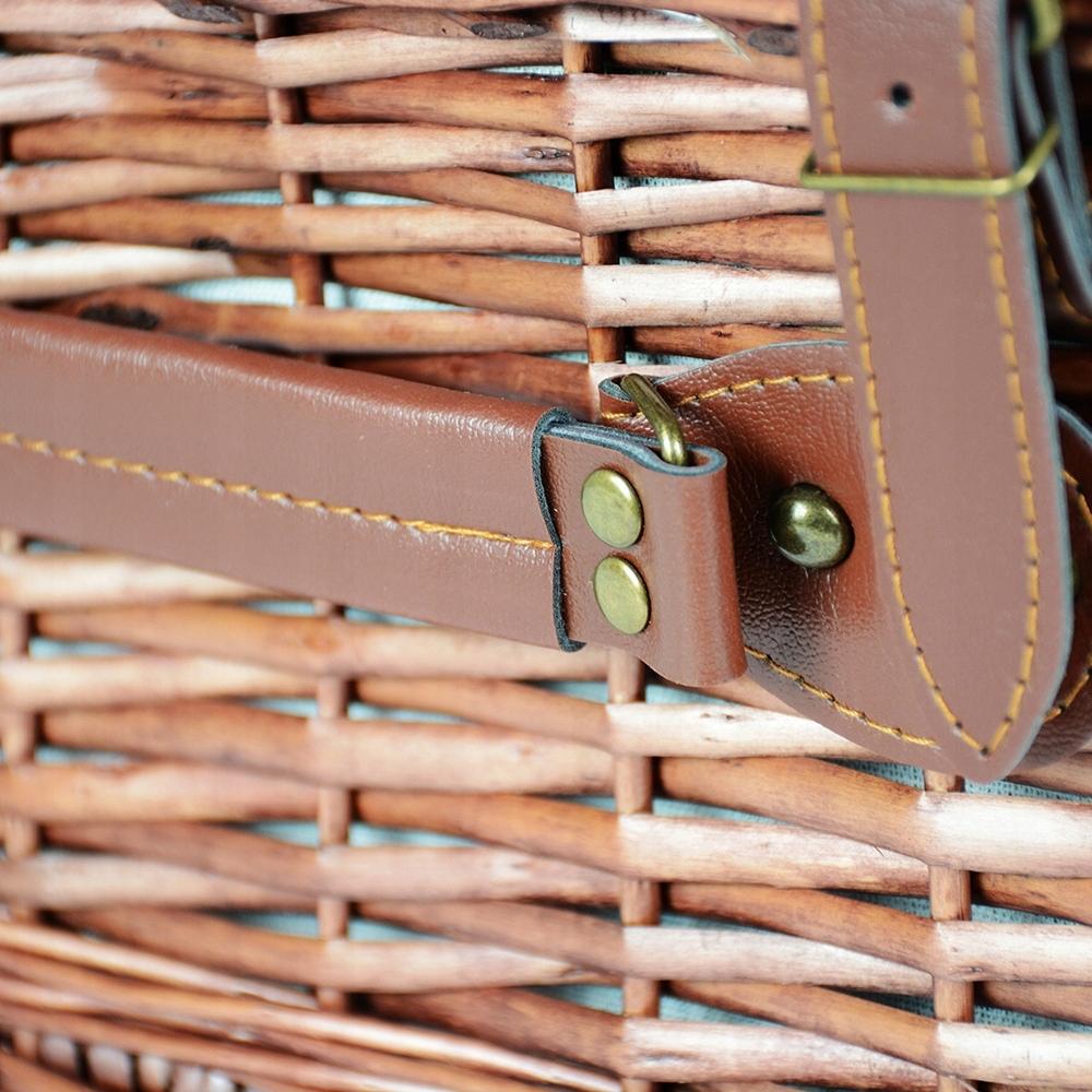 Wiklinowy koszyk piknikowy zestaw plażowy dla 4 osób z talerzami i szklankami