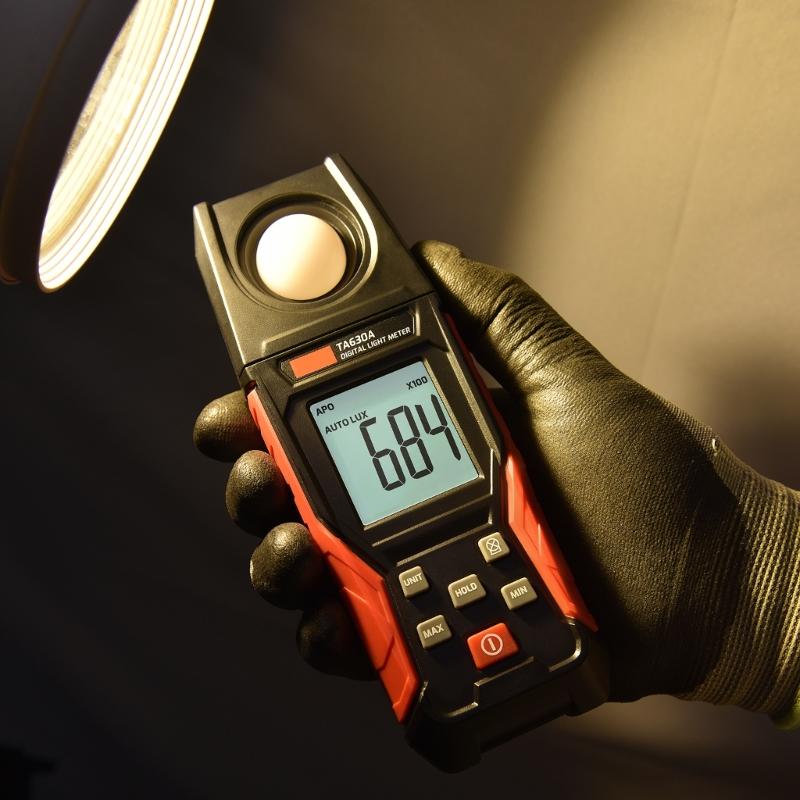 Lighting Engineering Digital Luxometer Professional Handheld Light Meter High Accuracy Luxmeter Illuminometer Photometer