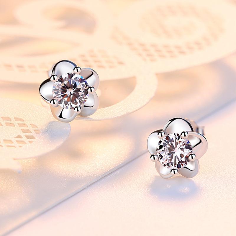 Plum Blossom Earrings, Fashionable and Versatile Floral Earrings, Free To Take Away Your Girlfriend and Girlfriend When You Sleep