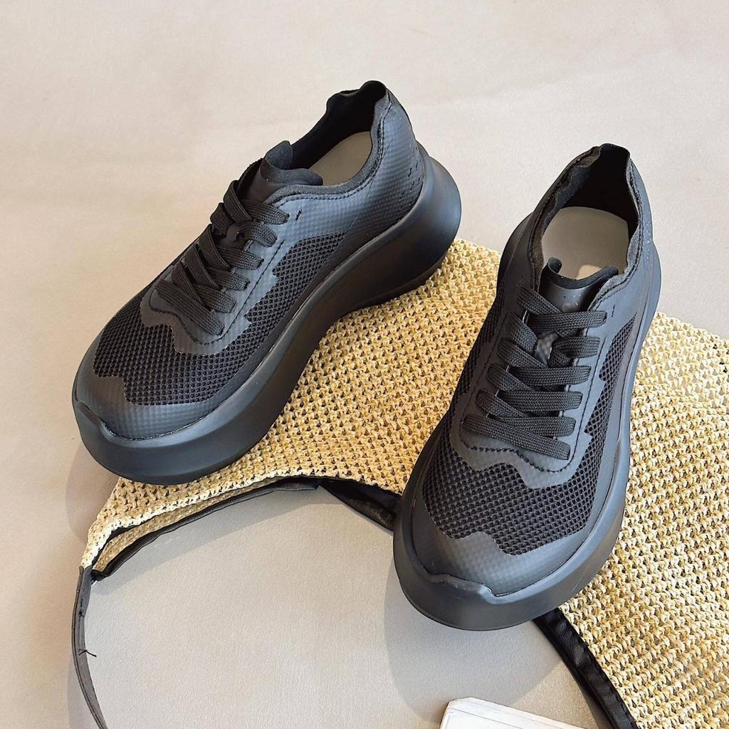 Star Lisa Has the Same Platform Shoes, Joint Spring and Autumn Lace-up Sports Shoes, Muffin Bottom Casual Little White Shoes.