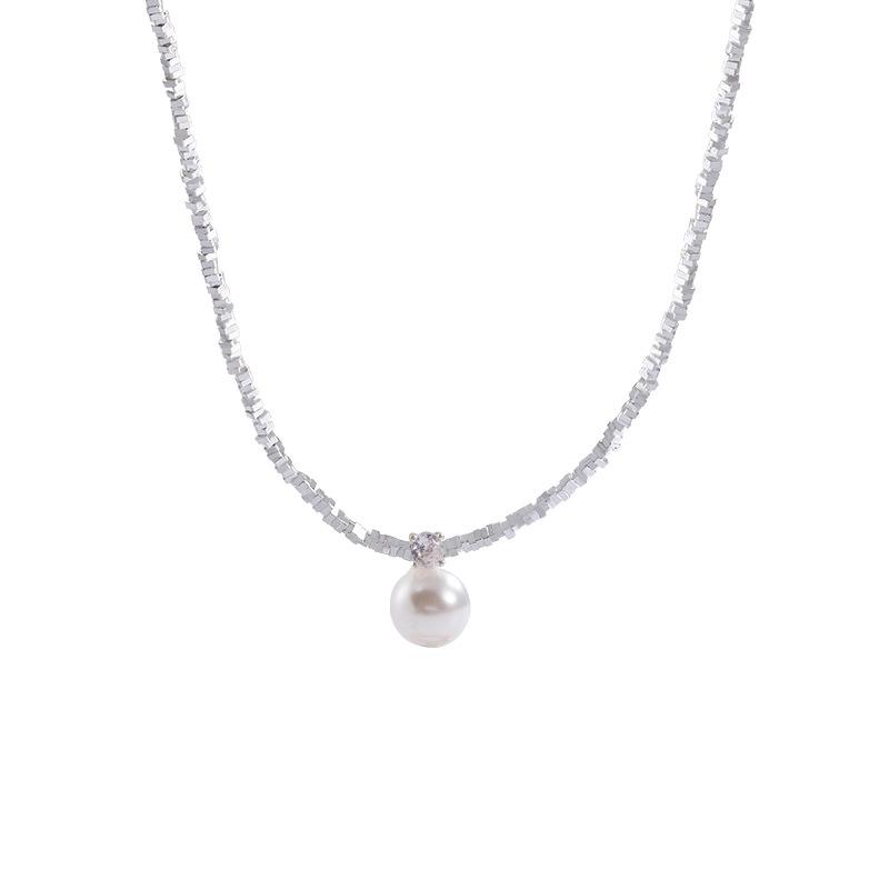 Luxurious Pearl Necklace with Silver Accents – Trendy, Versatile Clavicle Chain for Elegance and Style