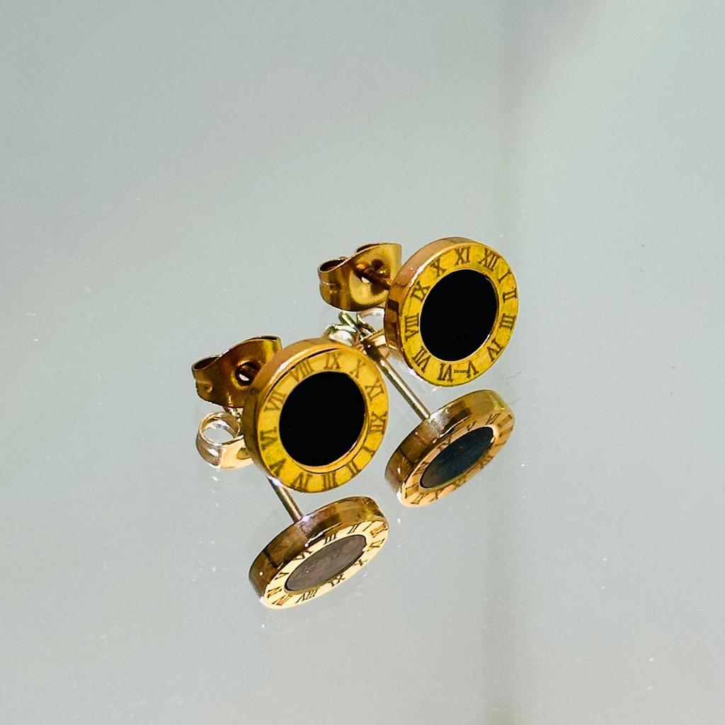 Boucles d'oreilles clous en acier titane chiffres romains style coréen - Bijoux mignons et simples pour filles, parfaits pour la mode d'automne et d'hiver.