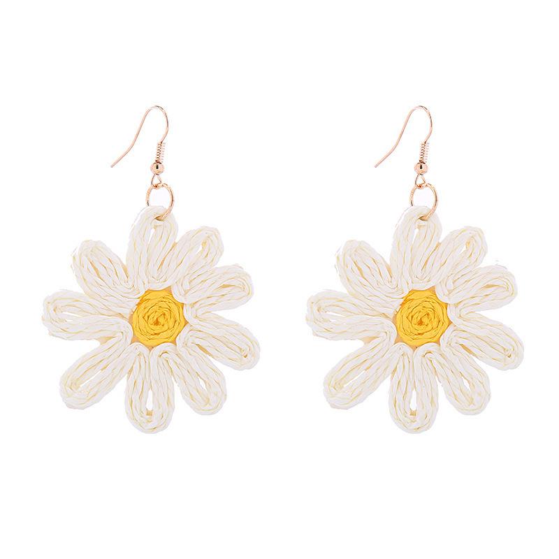 Summer Hand-Woven Small Daisy Earrings, Bohemian Beach Resort Wind Raffia Contrasting Flower Earrings
