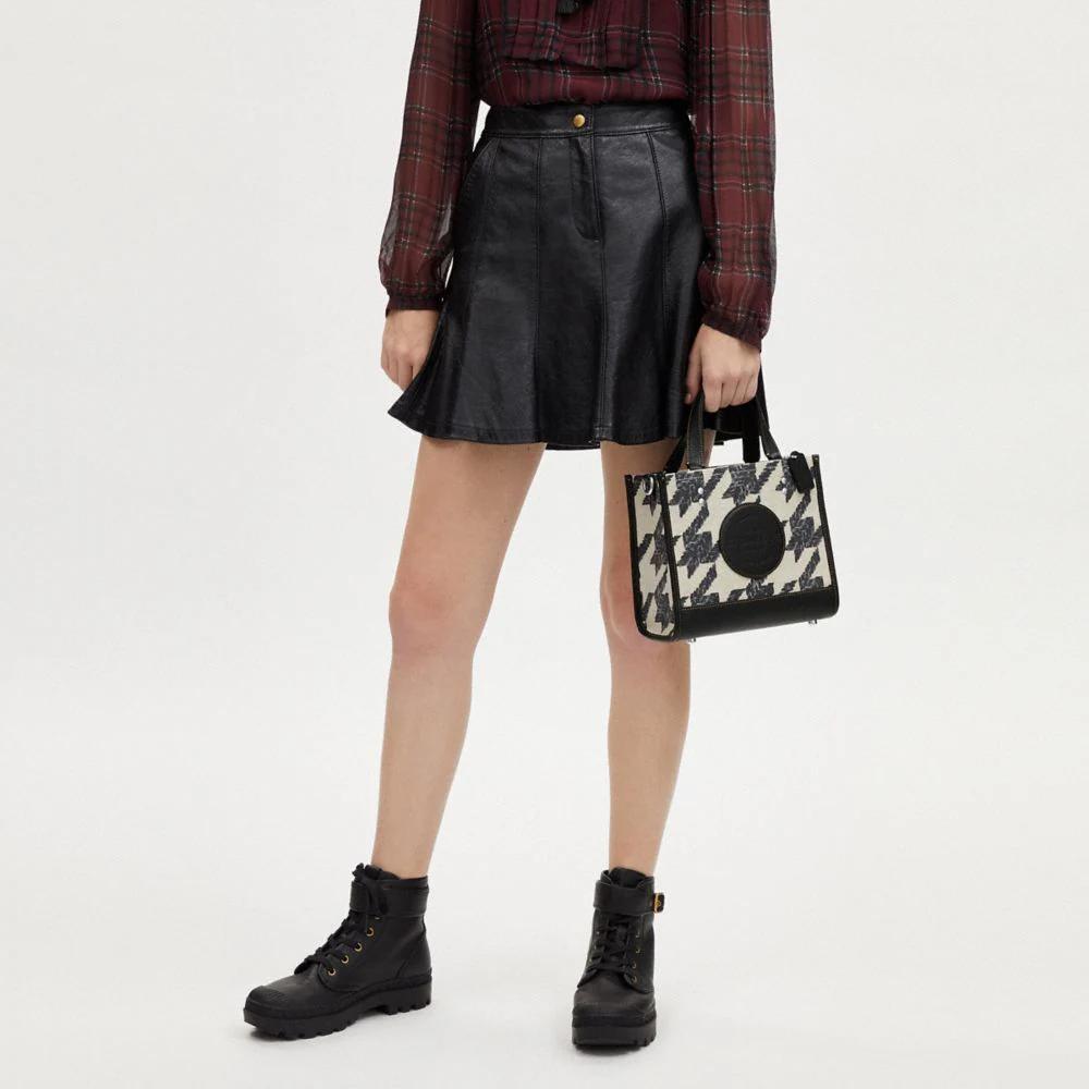 New COACH Dempsey Canvas With Leather Canvas Bag Tote Tote Shopping Bag Handbag Women's Black & Cream CJ623-SVVRW