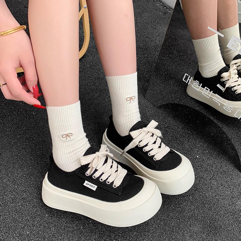 

Платформенные парусиновые туфли женские весна 2025 новые маффины на шнуровке маленькие белые туфли не душные ноги повседневные спортивные кеды 40 чёрный