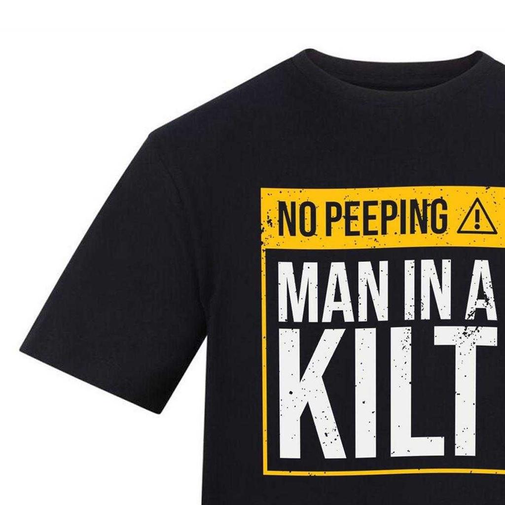 AWD Unisex Adult NO PEEPING - MAN IN A KILT T-Shirt