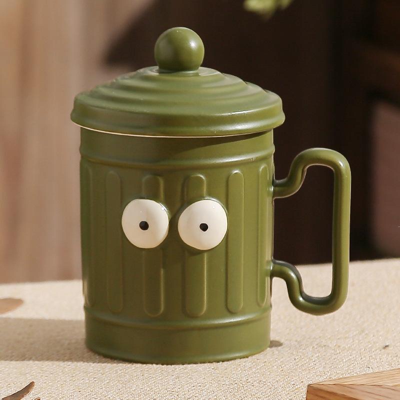 Mugg med lock Stor kapacitet Rolig keramisk vattenkopp Högt utseende Konstig kopp Souvenirgåva för flickor