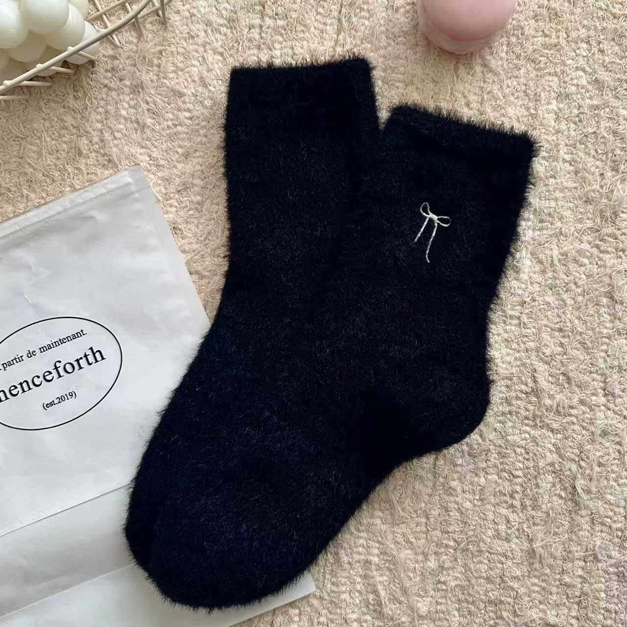 

Женские зимние носки до середины икры с вышивкой в виде бантиков, теплые и уютные домашние носки для сна 1Pairs чёрный