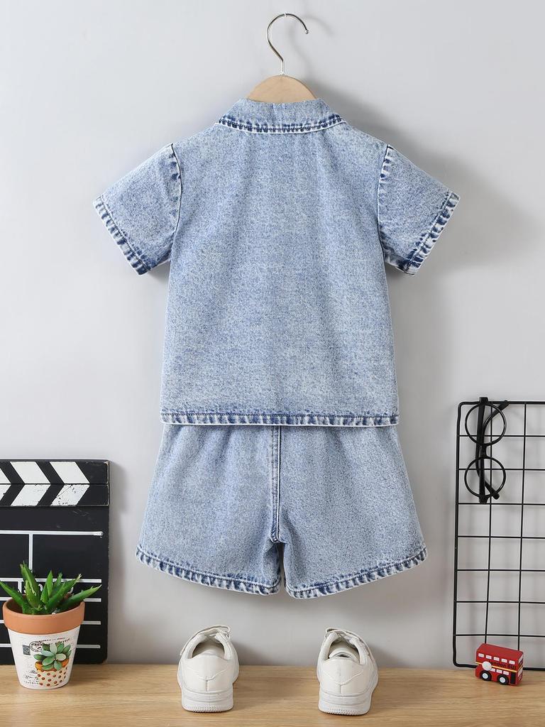 Boys' Two-Piece Casual Outfit: Versatile Short-Sleeve Collared Shirt with Star Pattern and Matching Loose-Fit Shorts Set (Spring/Summer Collection)
