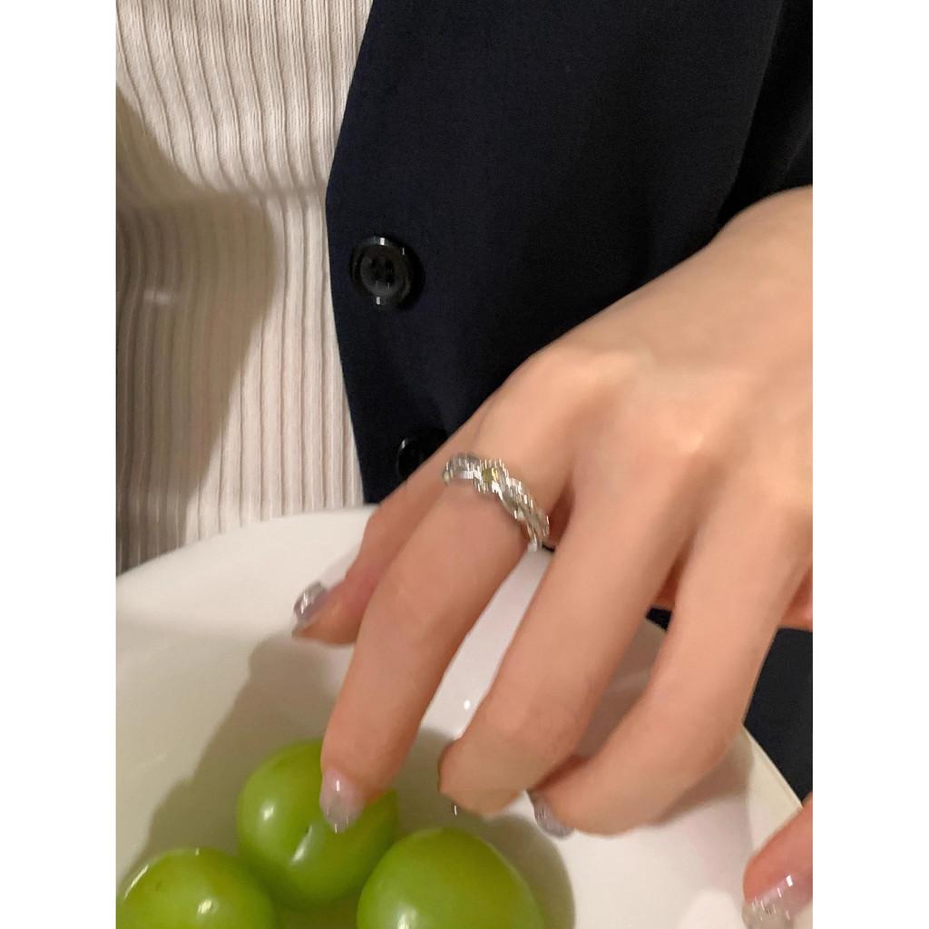 Hochwertiger koreanischer Ring mit grünem Zirkonia für Damen Perfekt für stilvolle Fingermode