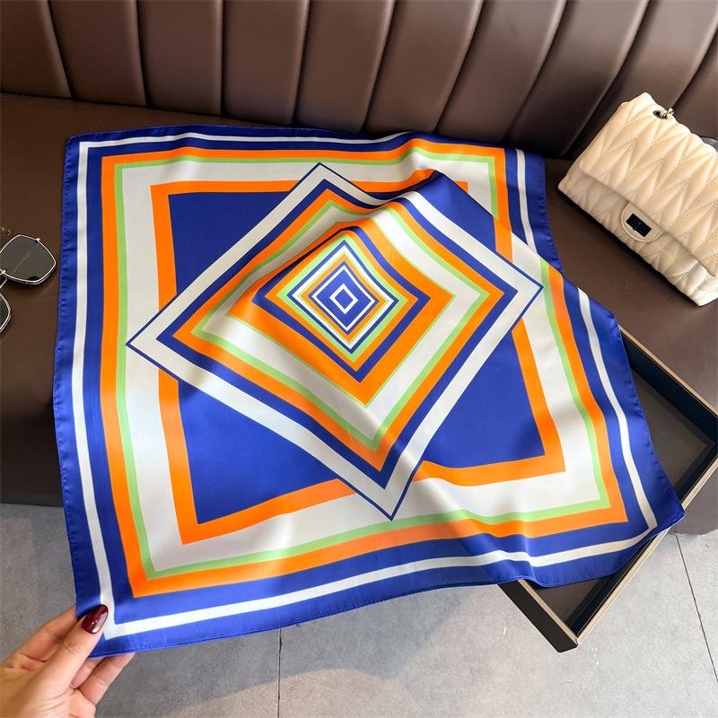 Französischer quadratischer Seidenschal Geometrisches Muster Schal Weiches Satintuch für Damen Tägliches Pendeln Sonnenschutz Haar-Kopfband