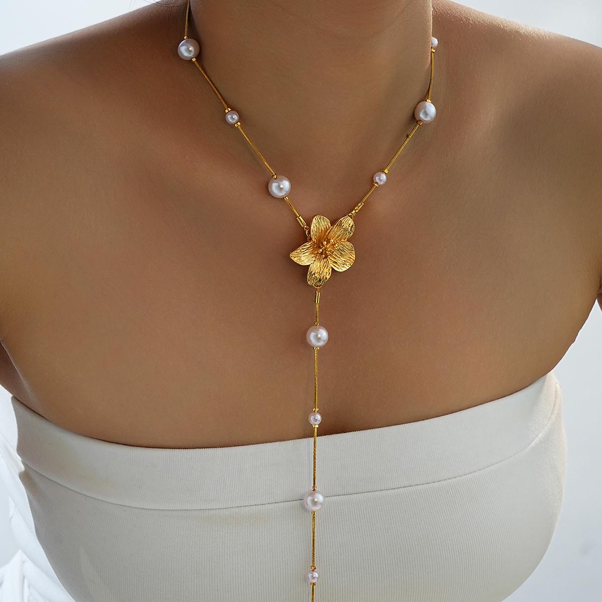 Elegant Long Tassel Imitation Pearl Flower Necklaces for Women Gold White Color Beads Pendants Necklaces Fashion Luxury Jewelry