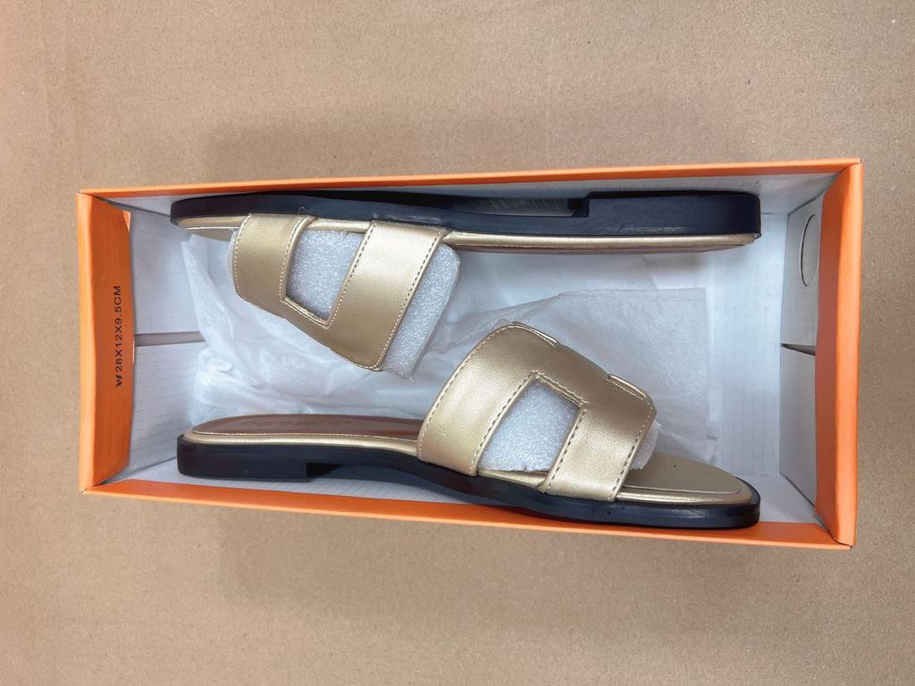 Summer Internet celebrities new Korean version of one-word slippers women wear h slippers versatile sandals flat beach shoes large size shoes