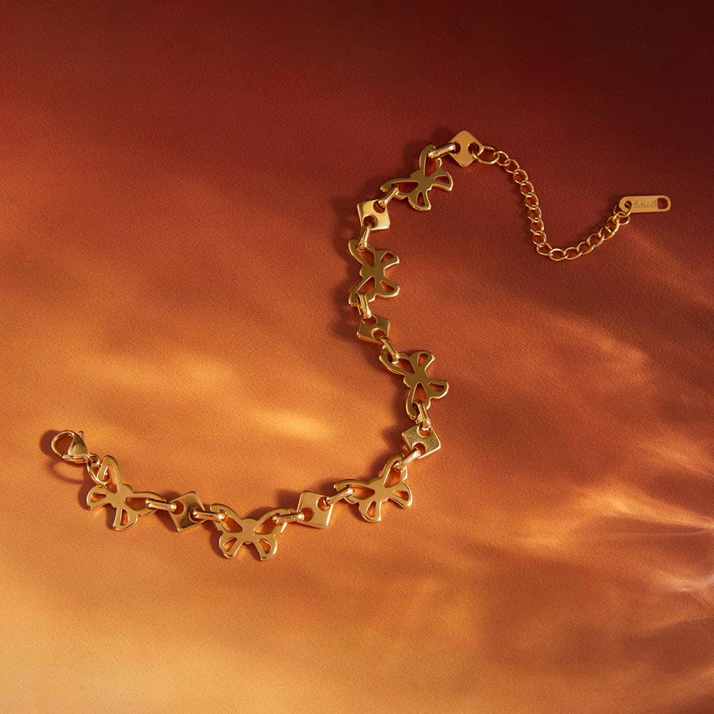 Butterfly Stainless Steel Pig Nose Buckle Bracelet Stackable Light Luxury Niche Jewelry Non Tarnish Titanium Steel Fashion Women Accessories