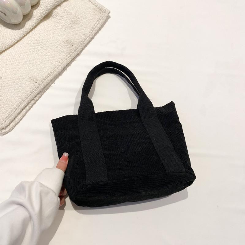 Trendy Summer Tote Bag For Women Featuring Unique Design And Spacious Interior