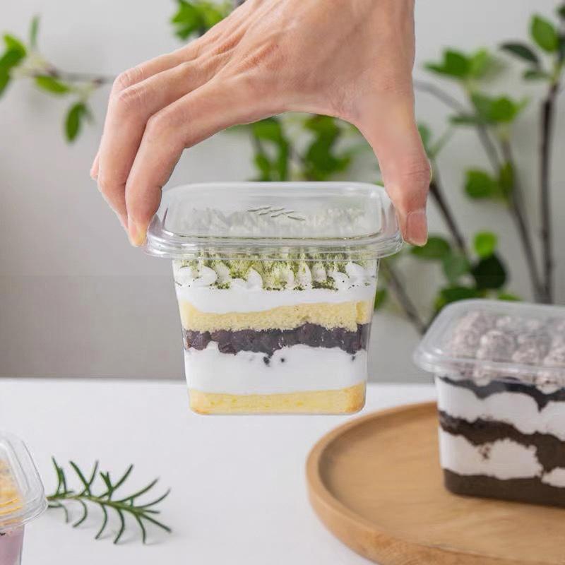 50 stk Plast Dessertkopper Med Låg 400 ml Genanvendelig Cupcake Beholder Klar Firkantet Enkelt Dessertæske Forseglet Mousse Kageæske