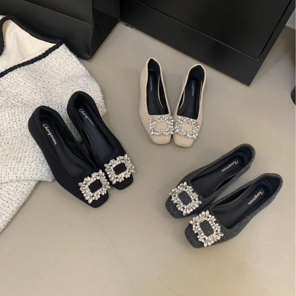 2025 Autumn and Winter New Round Head Button Shallow Mouth Soft Bottom Foot Cover Versatile OL Commuter Inner Slope Heel Women's Single Shoes