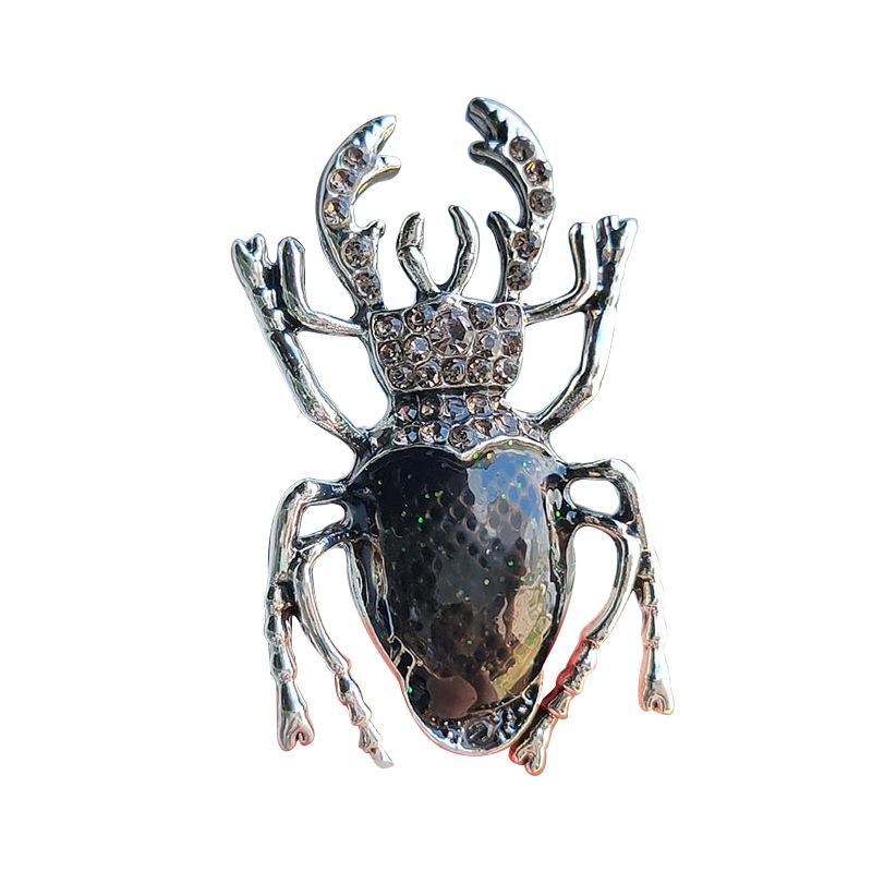 New Jewelry Fashion European and American Retro Beetle Brooch Women's Versatile Insect Corsage