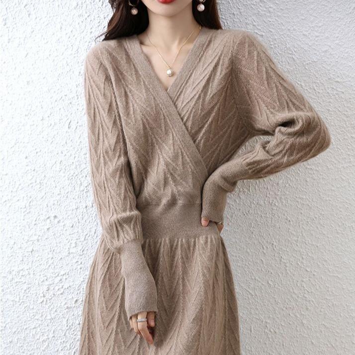 Long-sleeved Knitted Dress for Women's Autumn and Winter V-neck Pullover Long Sweater Dress Loose Long-sleeved Knitted Sweater