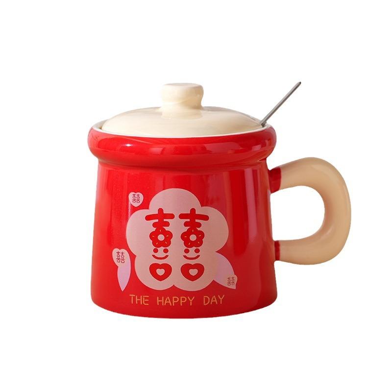 Couple cups, a pair of festive national style ceramic cups, wedding mugs with lids and spoons, Valentine's Day gifts, water cups, gift boxes.