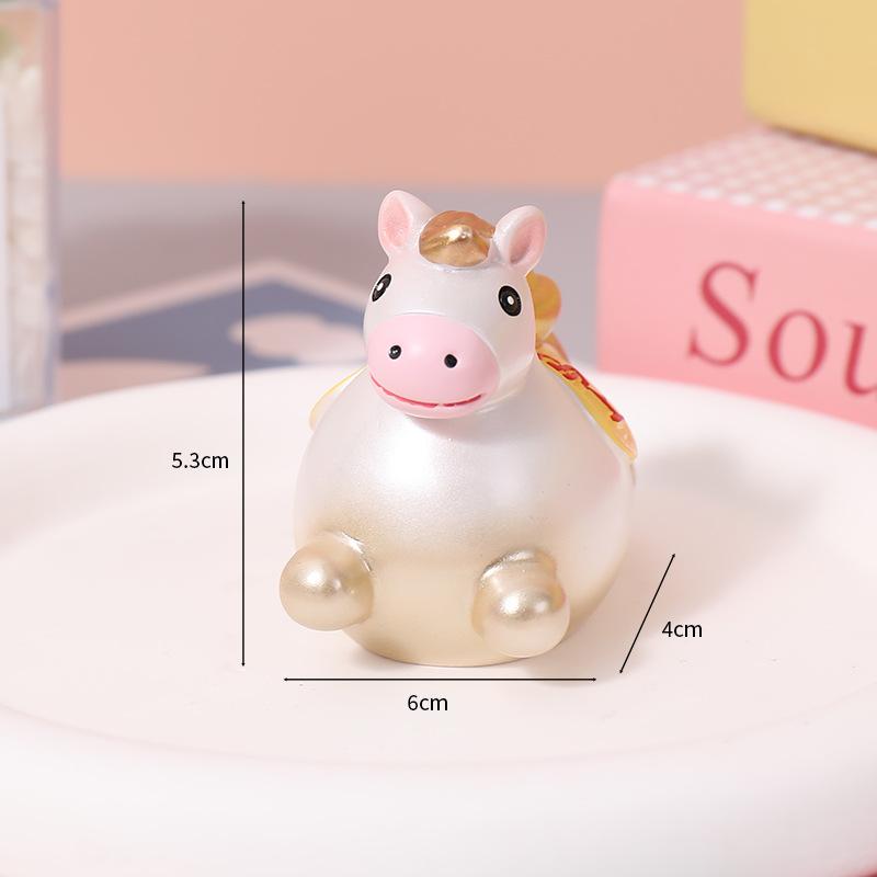 

2026 Нова Креативна Статуетка Коня Милий Брелок-Підвіска Прикраси для Дому, Офісу, Робочого Столу Смішні Іграшки A4