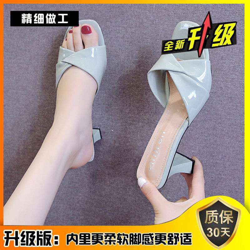 High-heeled Sandals Women's Summer 2025 New Mid-heel Explosion Fashion Square Root Thick-heeled Slippers Outer Wear One-word Drag