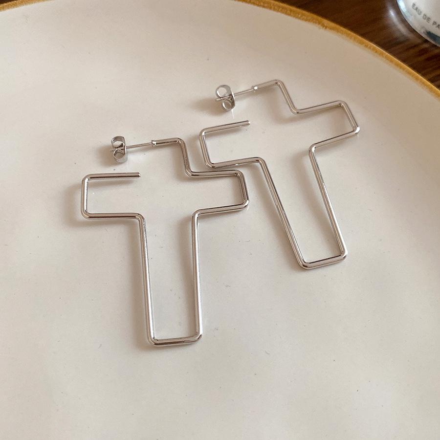 

Silver Needle Metal Hollow Cross Pendant Earrings European and American Fashion Simple Earrings Light Luxury Premium Earrings
